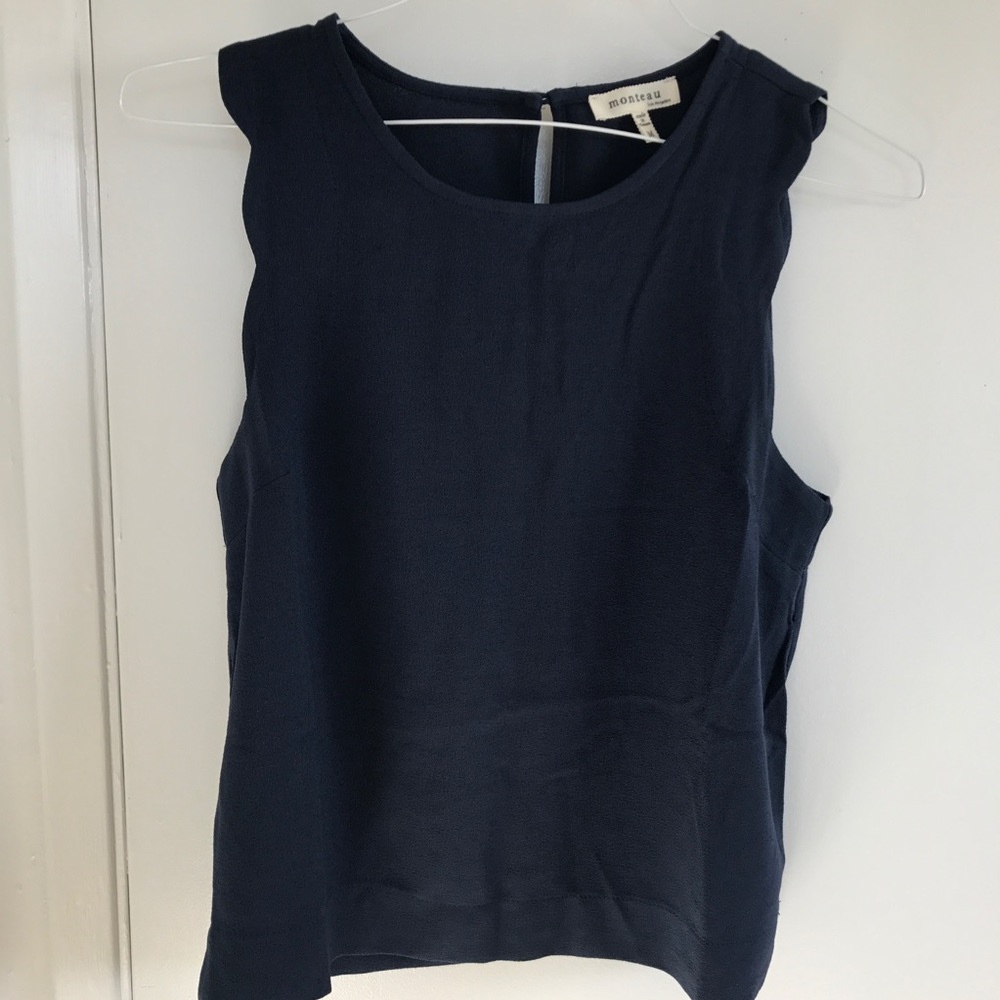 Monteau Scalloped sleeveless top